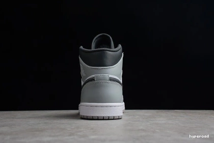 Hyperoad Jordan Grey” Smoke Air 1 “Light Mid 0706